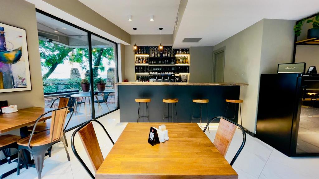 Kuchyň nebo kuchyňský kout v ubytování Barnovi Boutique Hotel