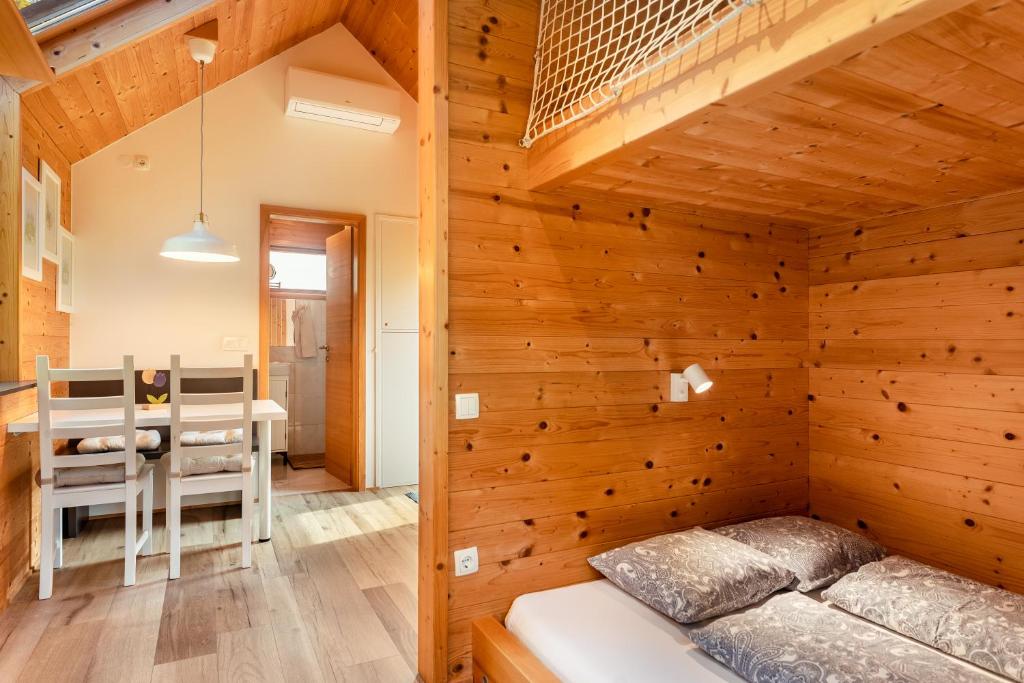 Voodi või voodid majutusasutuse Glamping Mountain Fairy Tale toas