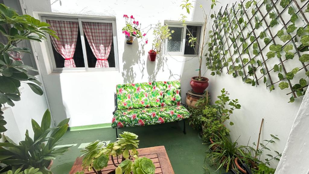 Cozy Town House With Terrace and Free Wifi - Two-Bedroom House