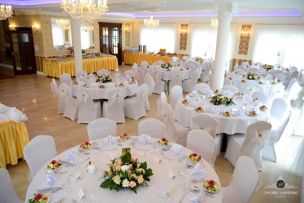 Restaurace v ubytování Dworek Jamneński