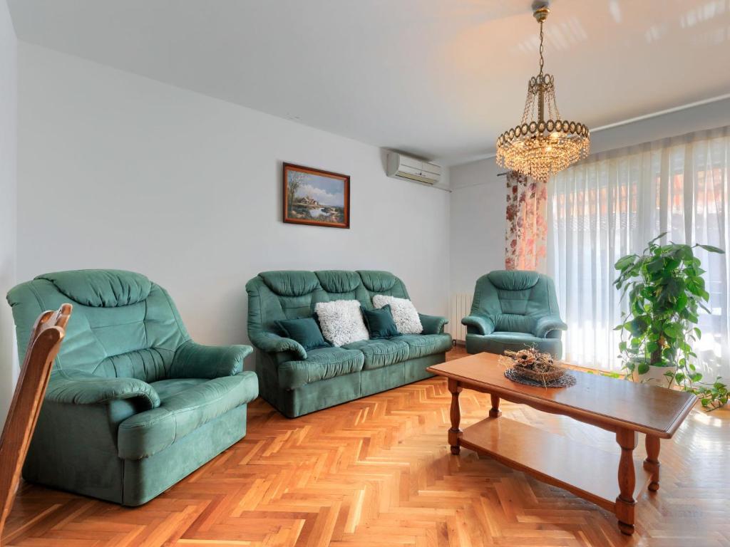 Posezení v ubytování Holiday Home Reaa by Interhome