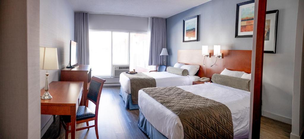 
Deluxe Double Room with Two Double Beds
