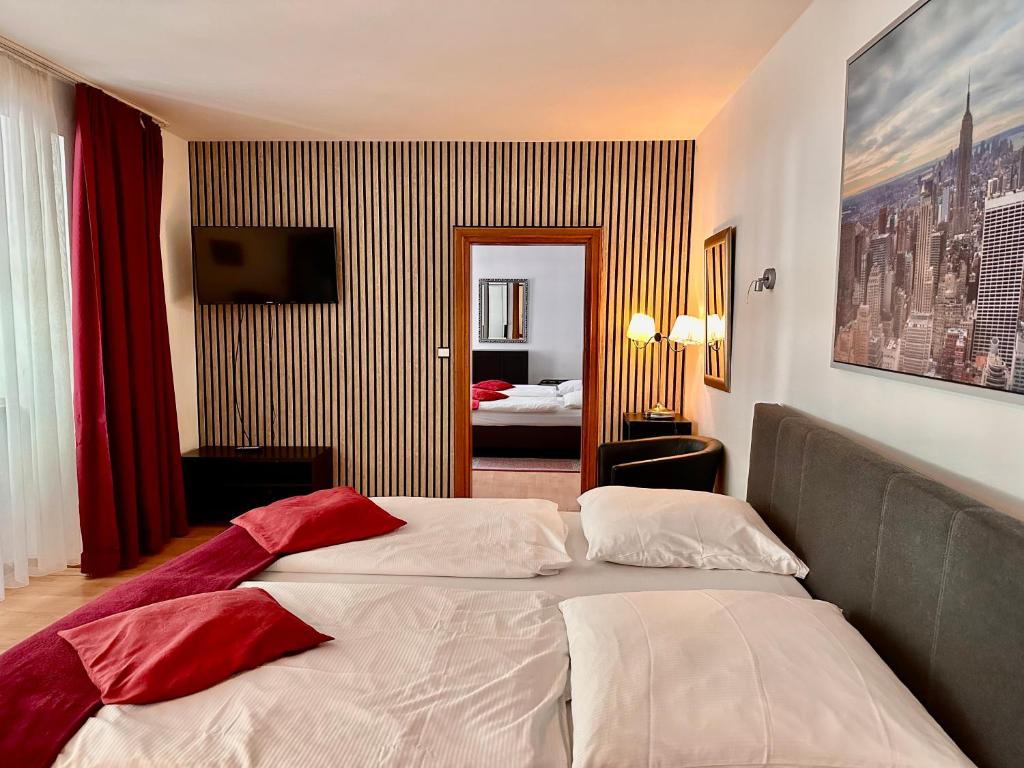 Altstadthotel Hayk am Rhein - Economy Apartment - 3 Rooms No Rhine River View