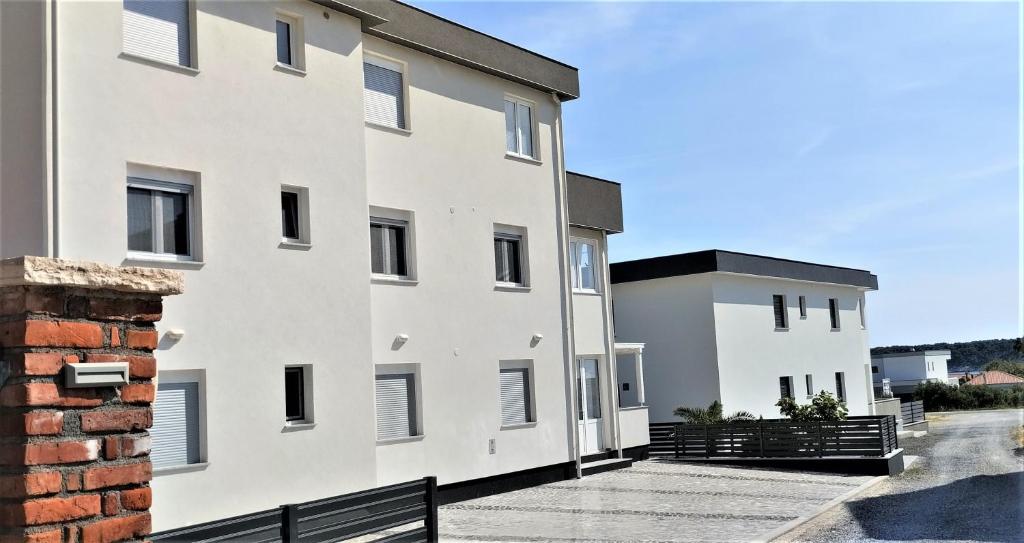 Budynek, w którym mieści się apartament