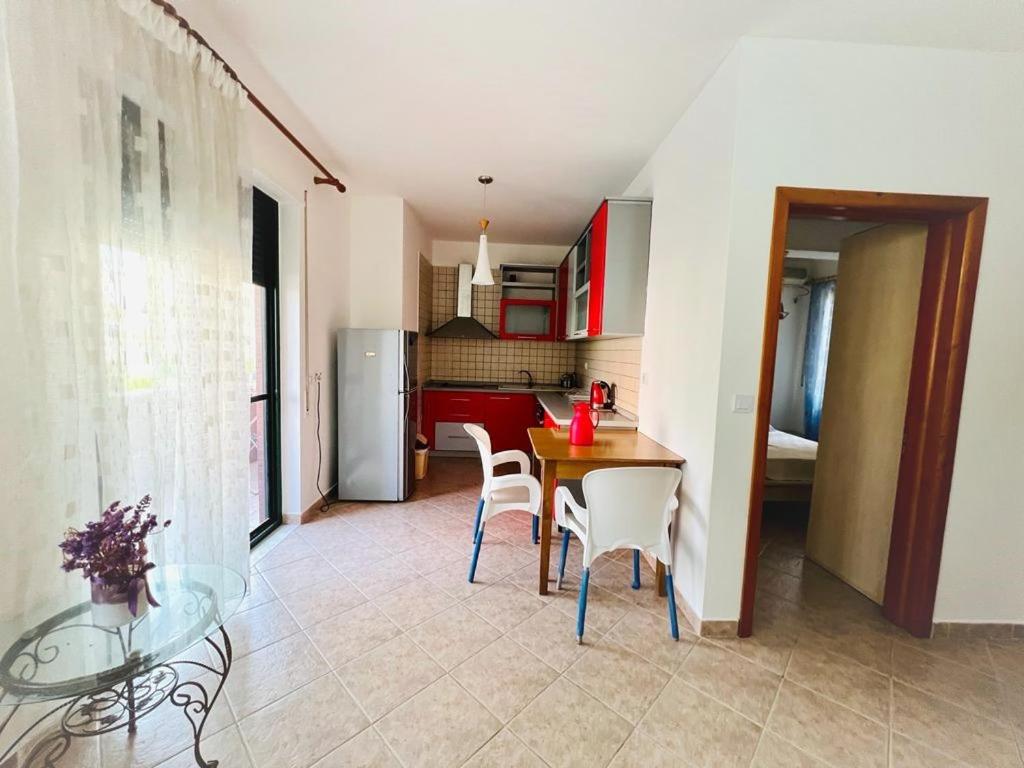 Apartment in front of the beach - Image 4