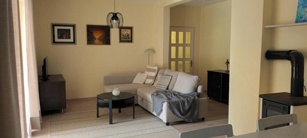Fotografie z fotogalerie ubytování Apartment in Ražanj with Terrace, WIFI, Washing machine, Dishwasher (3743-3) v destinaci Ražanj