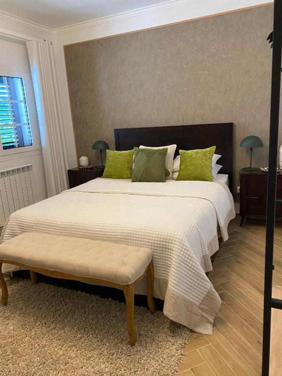 Flowers & Faces Guesthouse - 1