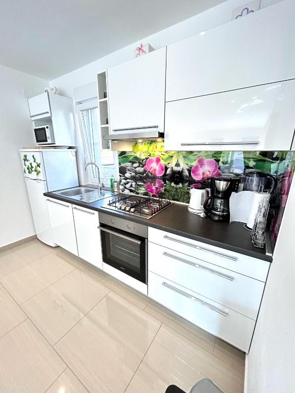 Kuchyň nebo kuchyňský kout v ubytování Holiday house "Sabine green"