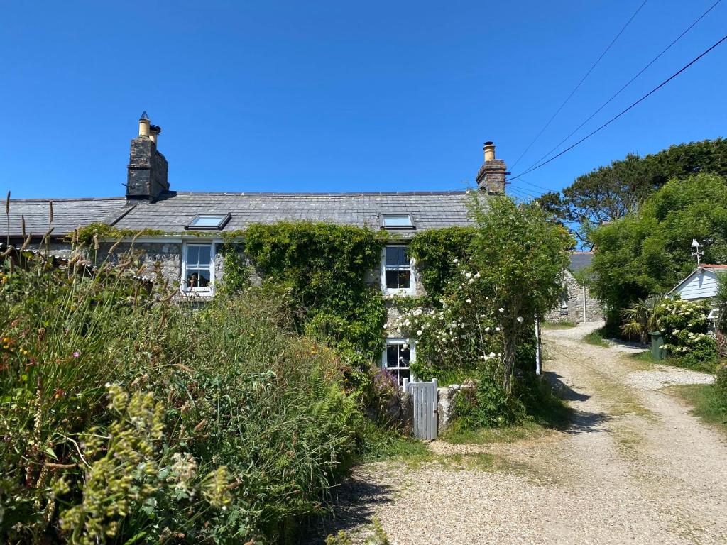 Nancherrow Rose Cottage in St Just, Cornwall, England