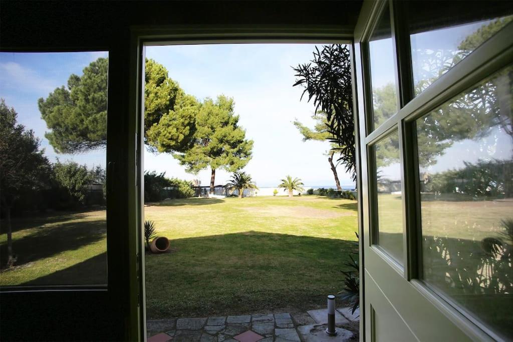 Zahrada ubytování SeaFront Villa Glaros