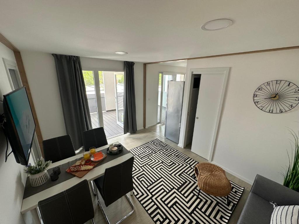 TV a/nebo společenská místnost v ubytování Mobile home Mare Blu