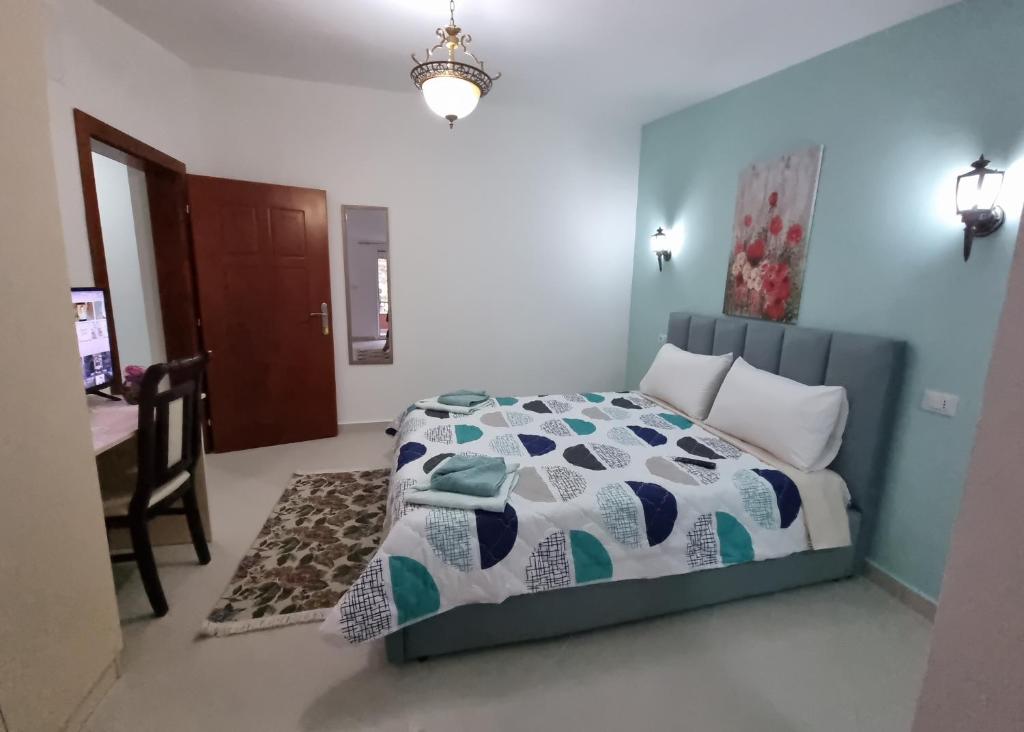 Kalaja Inn - Chambre Double De Luxe Avec Balcon