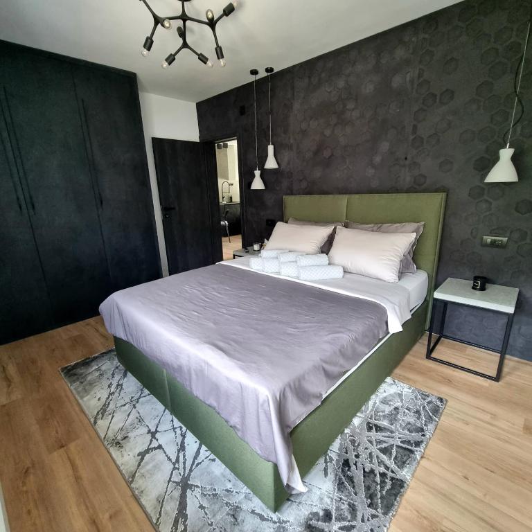 Apartment Black