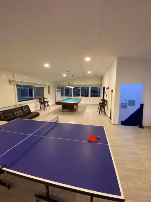 Stolní tenis v ubytování ALWADI Chalet - Khorfakkan nebo okolí