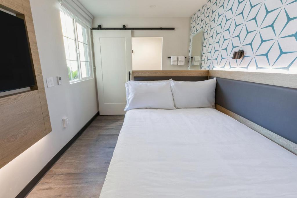 Kasa Niche Hotel Redwood City - Full Room (Self Check-in With Virtual Front Desk)