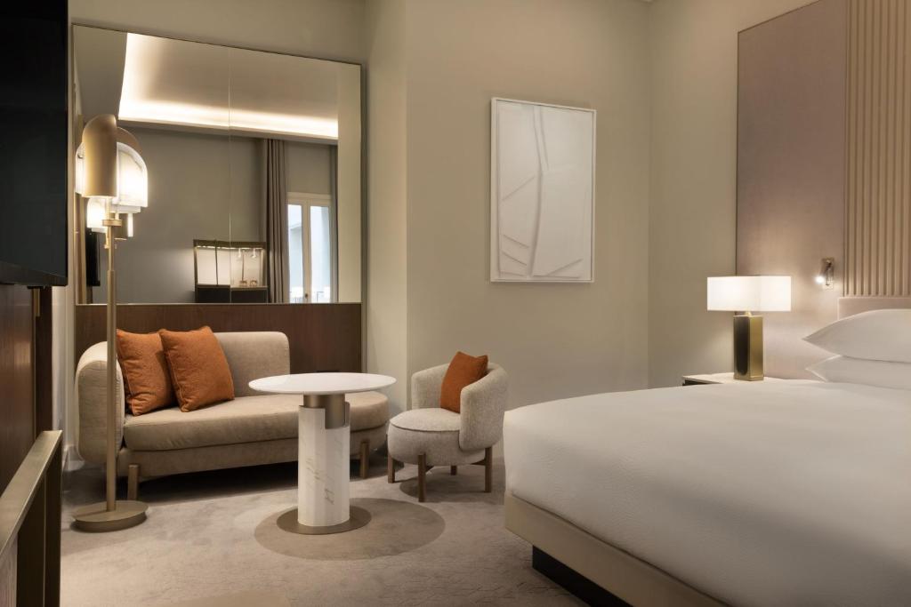 JW Marriott Hotel Madrid - 3