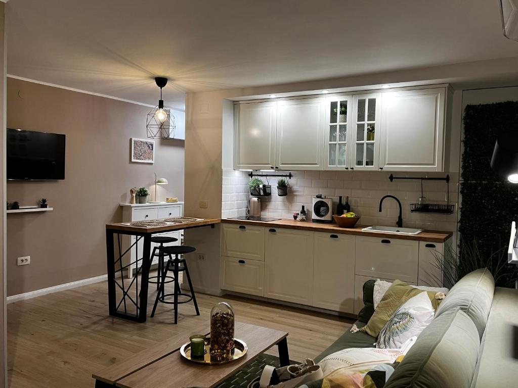 Jourek Apartment - 8