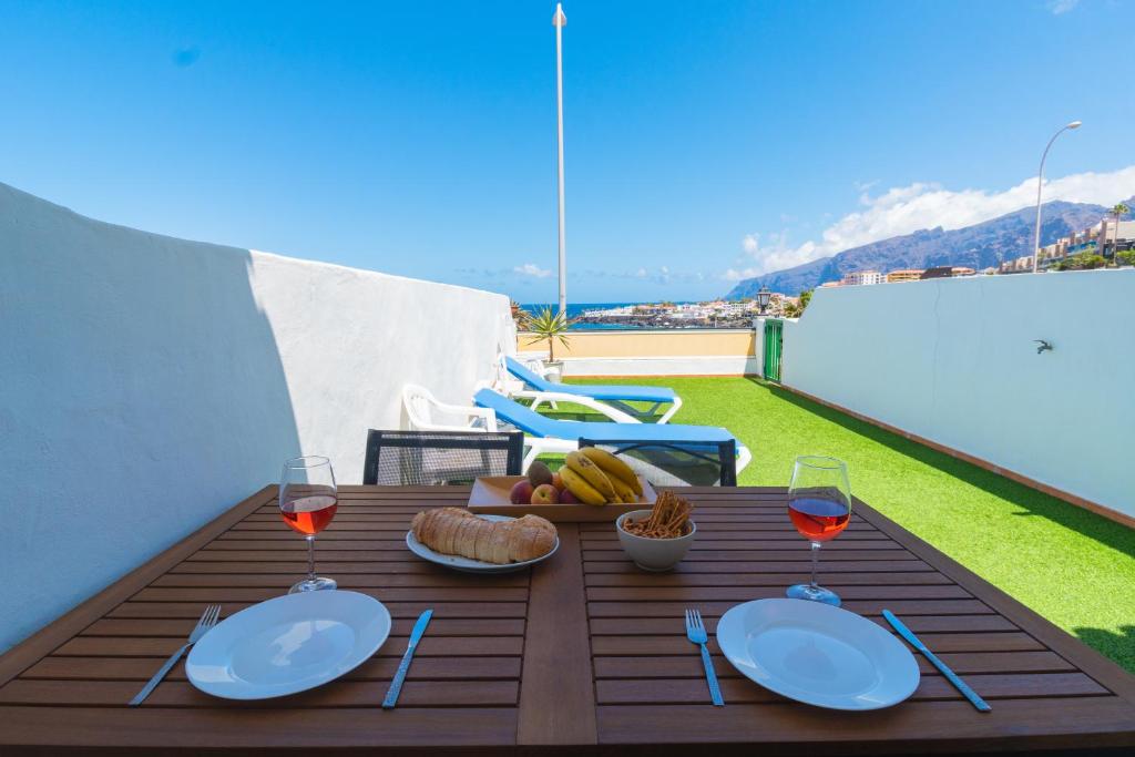 Kép El Varadero Grande terrasse ensoleillée face à la mer szállásáról Puerto de Santiagóban a galériában