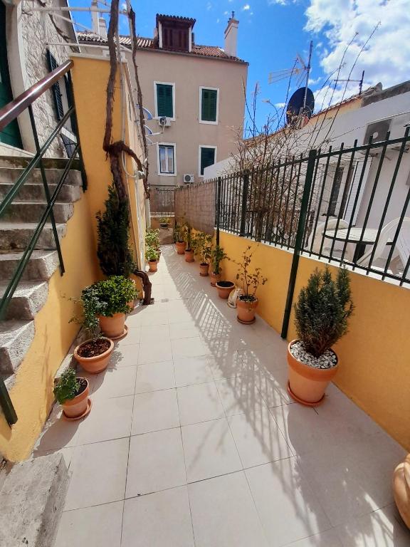 Balkón alebo terasa v ubytovaní Luxury Mansarda Duplex - CITY CENTRE - Stone House