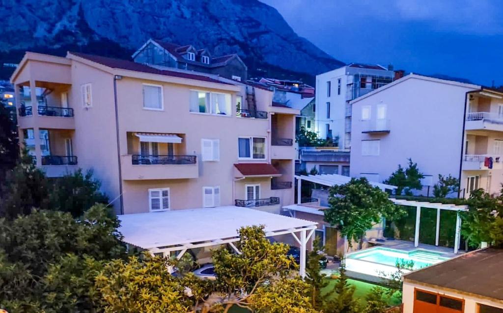 Nespecifikovaný výhled na hory nebo výhled na hory při pohledu z apartmánu