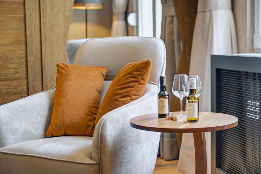 MODERN MOUNTAIN II - 6