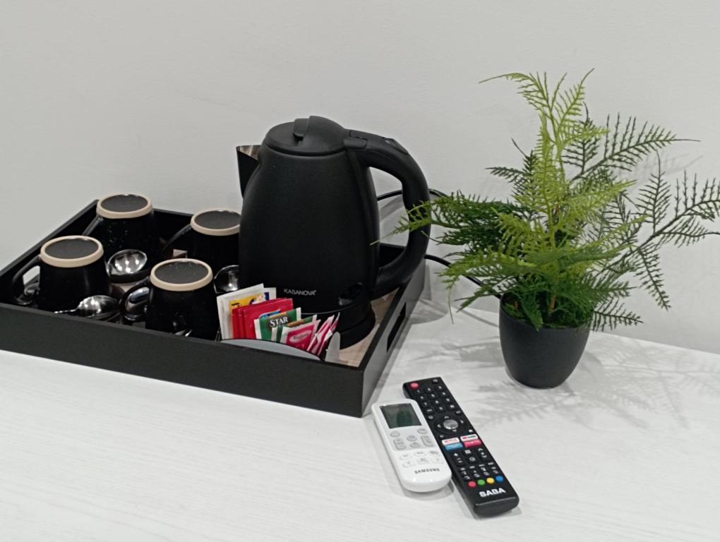 Coffee and tea making facilities at B&B Civico 64 Scalea