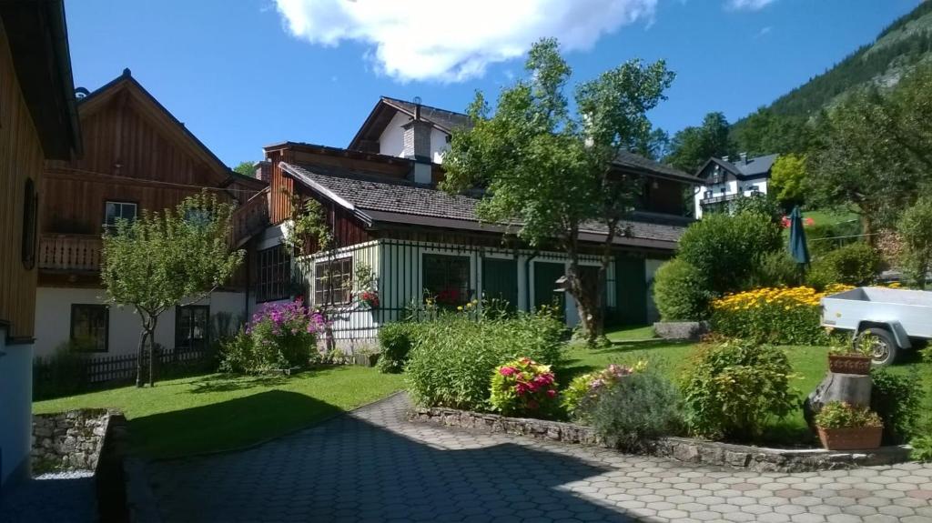 a view of the house from the driveway at SIEGLGUT in Altaussee