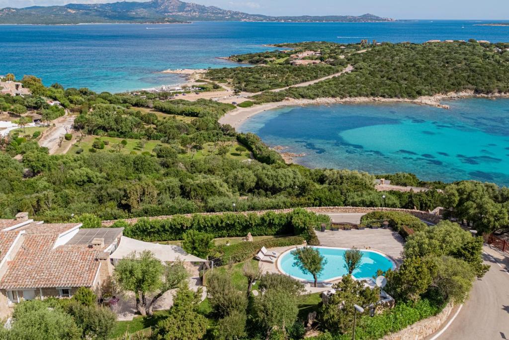 Vista aerea di ANDREA LUXURY APARTMENTS Villa in Porto Rotondo