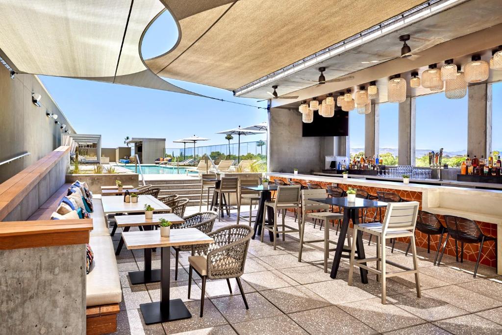 Restaurace v ubytování Omni Tempe Hotel at ASU