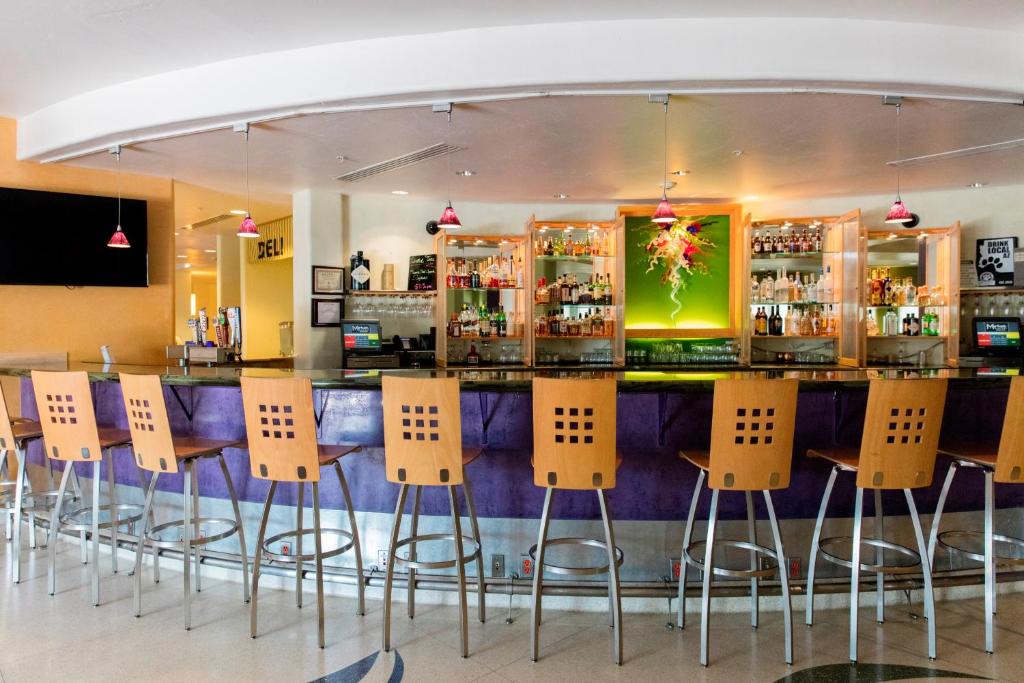 Lounge nebo bar v ubytování Radisson Hotel Yuma