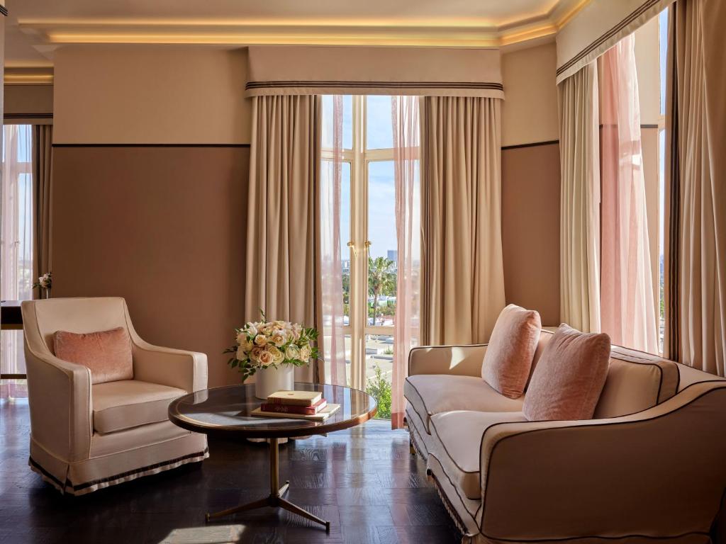 Sunset Tower Hotel photo