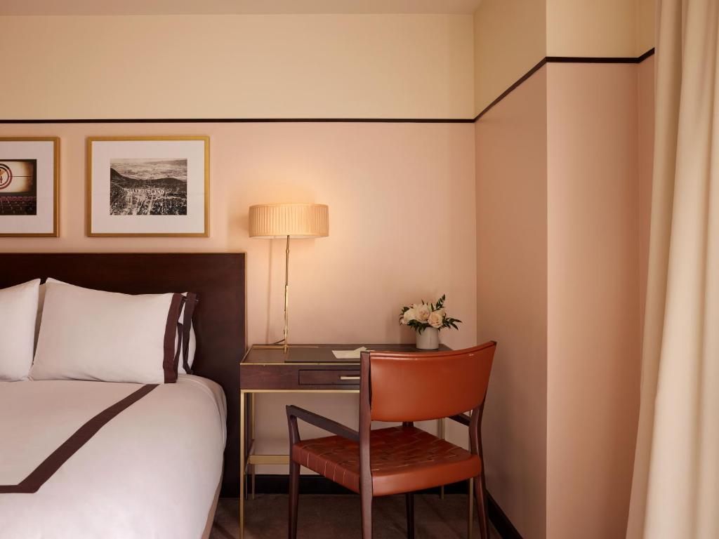 Sunset Tower Hotel photo
