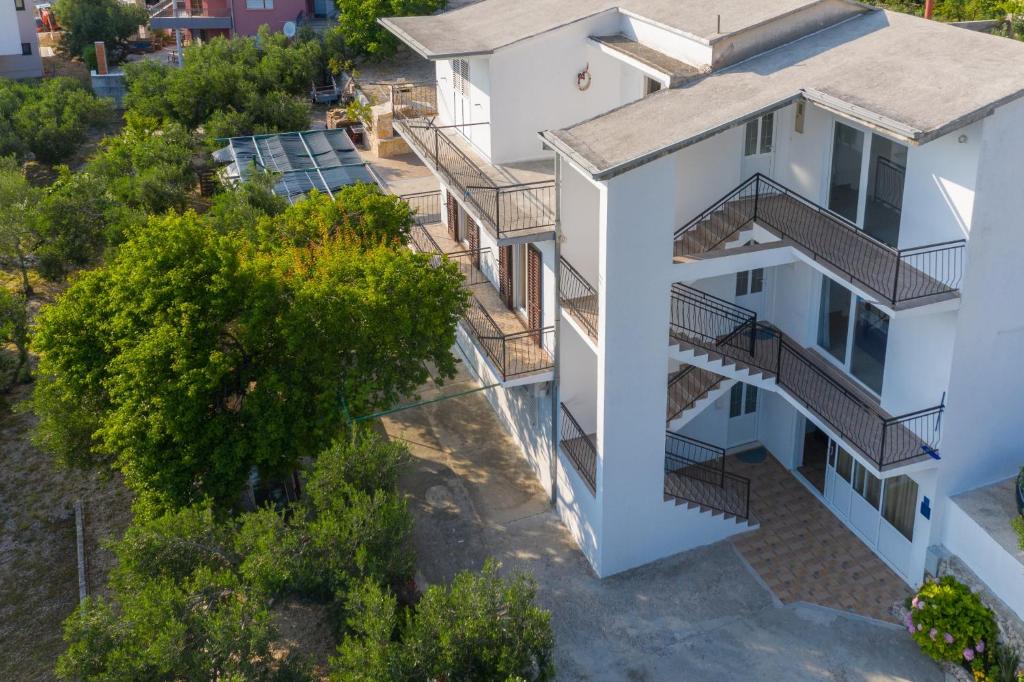 Budova, v ktorej sa apartmán nachádza