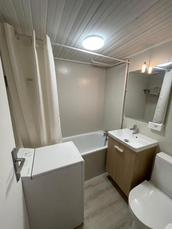 Salle de bains dans l&#39;&eacute;tablissement Bel appartement dans le Centre Historique de Montpellier