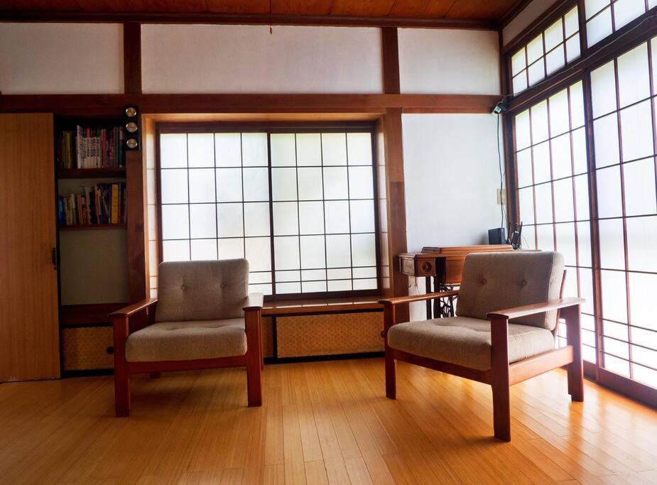 Posezení v ubytování Asama Vista quiet home with view, Foreign Hosts