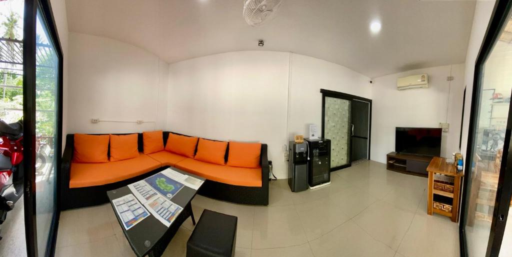 TV a/nebo společenská místnost v ubytování DUDU'S HOSTEL