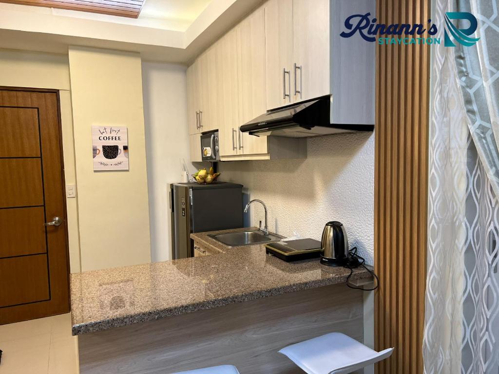Suitetrails - Rinann's Staycation 640 Messatierra Condotel Davao