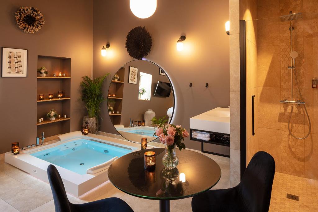 La Bastide de Damien, 5 clefs Demeure d'Exception et Table Remarquable dans le guide Teritoria, JACUZZI Privatif, Cuisine étoilée Dominique Frérard - 11