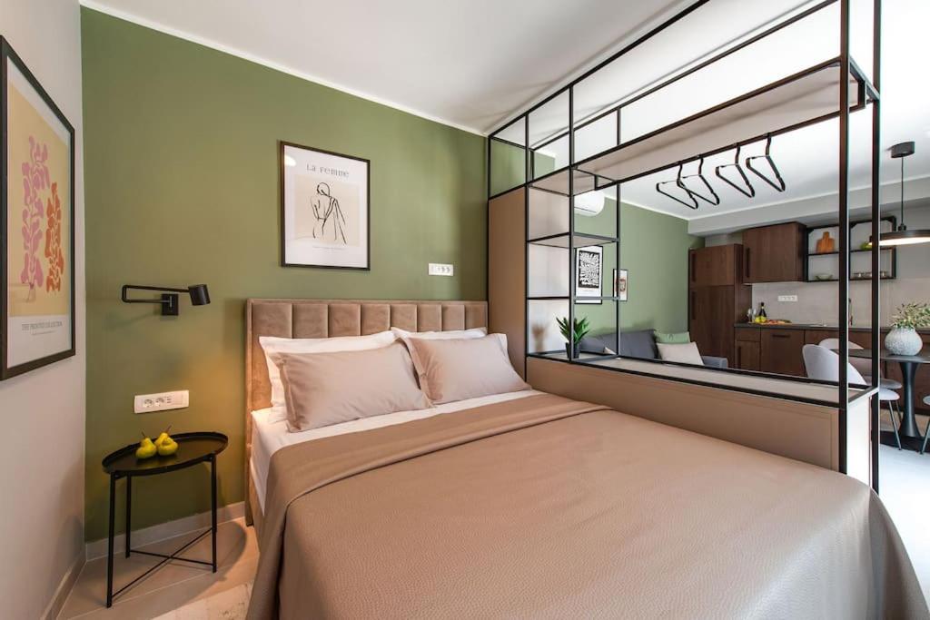 BRUNO and BRUNA Studio Apartments - With Private Parking