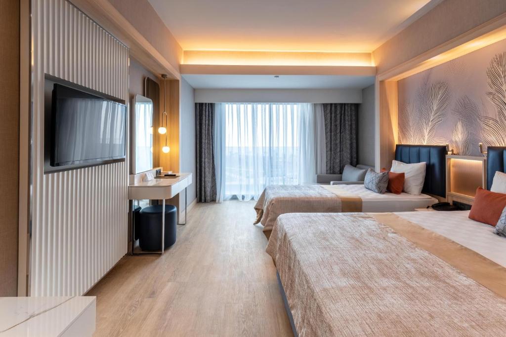 Lago Hotel - Superior Triple Room With Sea View