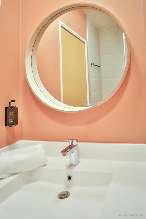 Hôtel Le Refuge des Sources - Twin Room With Balcony