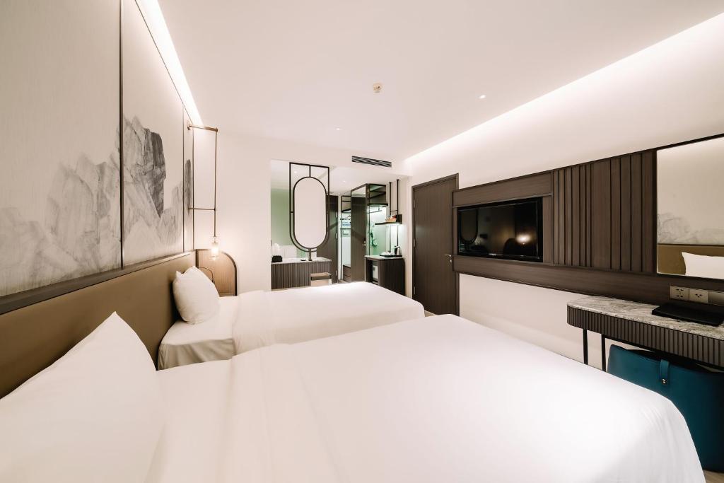 The May Legend Catba - 3