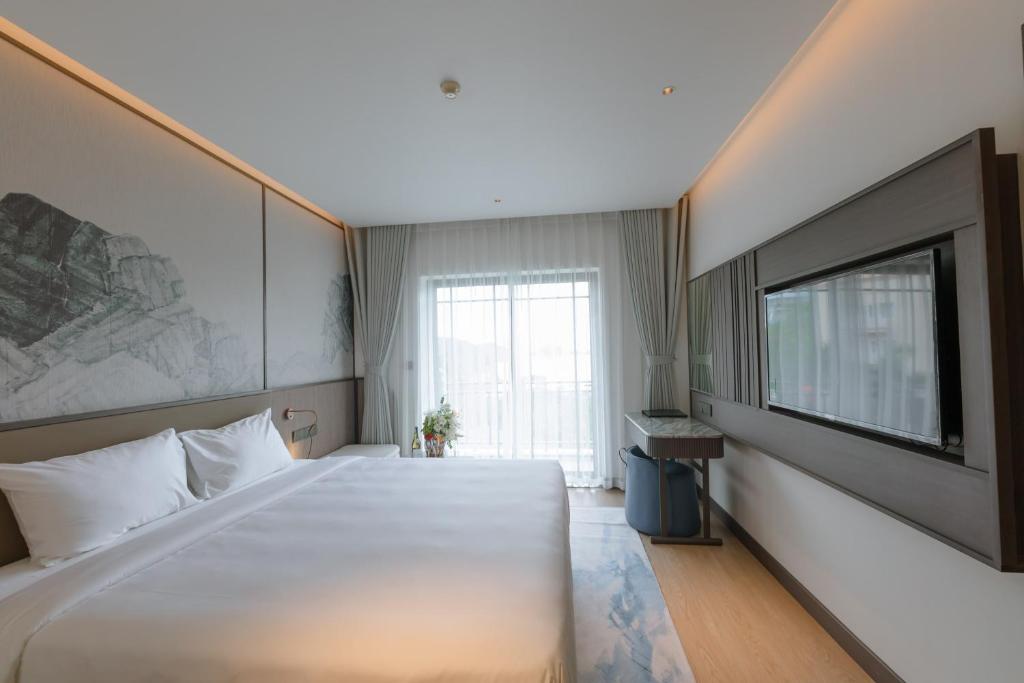 The May Legend Catba - 7