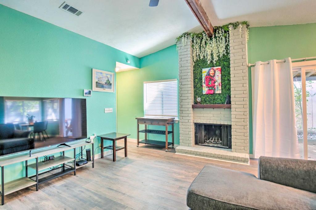 PetFriendly San Antonio Home Less Than 7 Mi to SeaWorld!, San Antonio