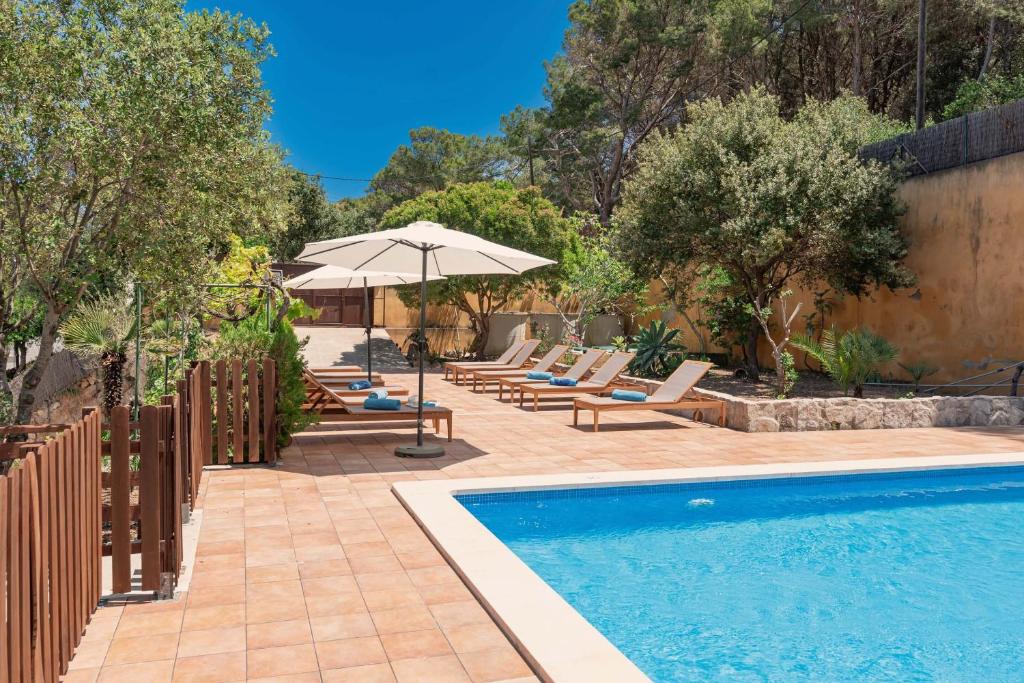 A piscina localizada em Boutique Hotel Oriola ou nos arredores