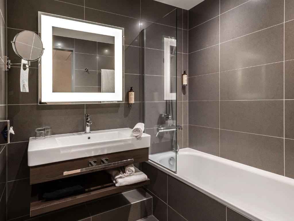 Vannituba majutusasutuses Mercure Clermont Ferrand centre Jaude