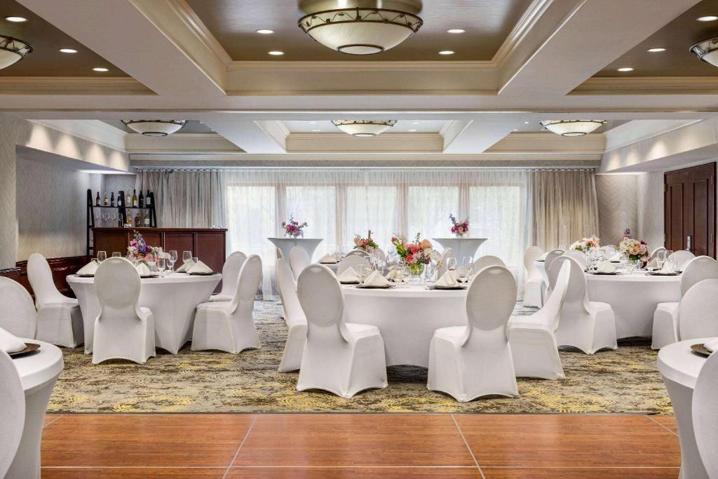 Restaurace v ubytování Viana Hotel and Spa, Trademark Collection by Wyndham