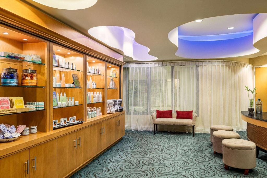 Posezení v ubytování Viana Hotel and Spa, Trademark Collection by Wyndham