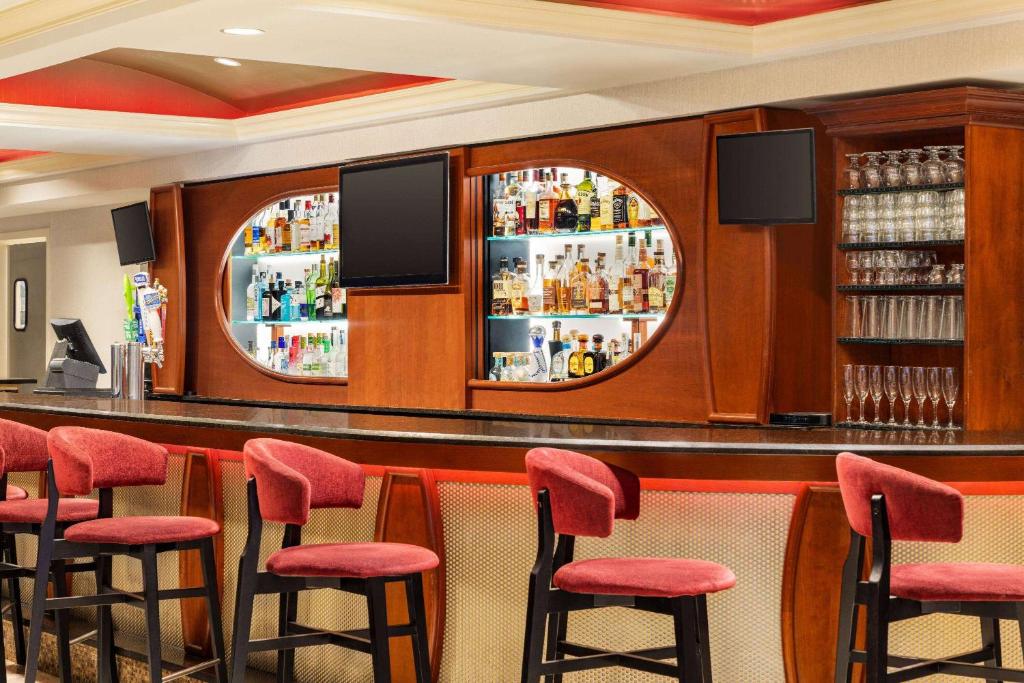 Lounge nebo bar v ubytování Viana Hotel and Spa, Trademark Collection by Wyndham