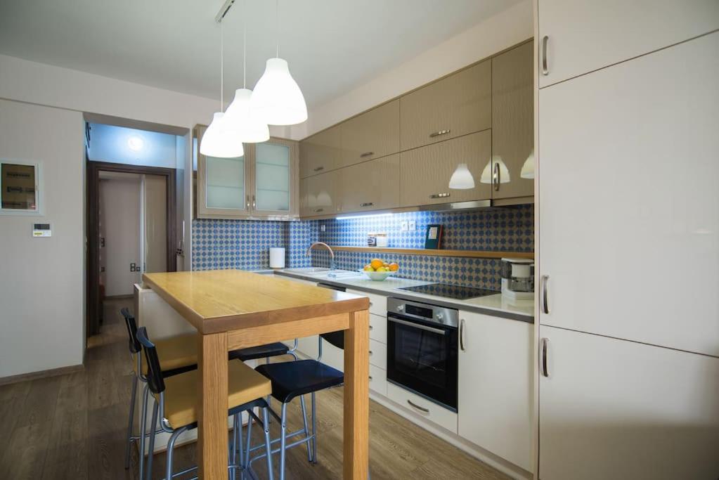 Kuchyň nebo kuchyňský kout v ubytování Modern, Stylish Maisonette